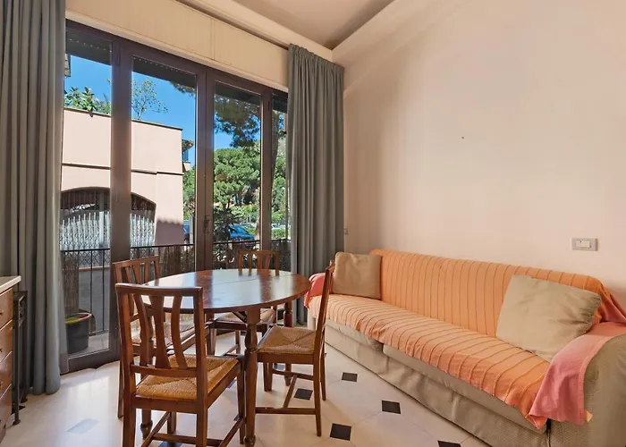 5 Mehari Lejlighed Varigotti